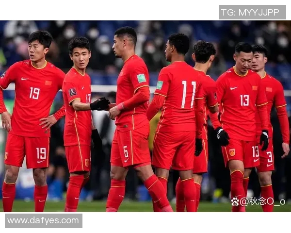 中国足球明星精彩集锦 展现球技与激情的完美融合