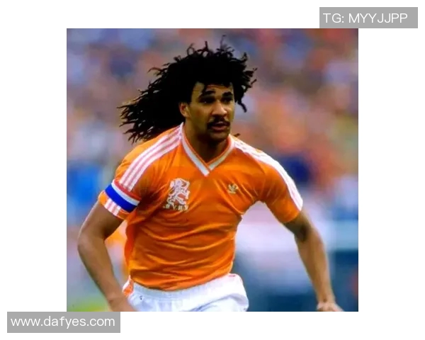 全球足球十大球星排名揭秘 他们的超凡技艺让球迷热血沸腾 全球足球十大球星排名揭秘 他们的超凡技艺让球迷热血沸腾